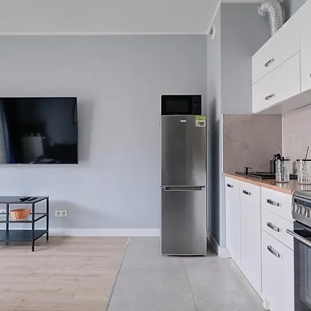 2br Apt Strzelecka 24 With Balcony شقة *