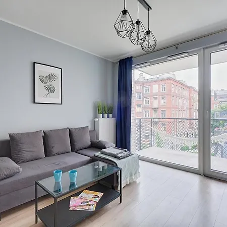 2br Apt Strzelecka 24 With Balcony وارسو